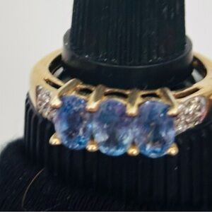 Elegant Gold and Blue Stone Ring
